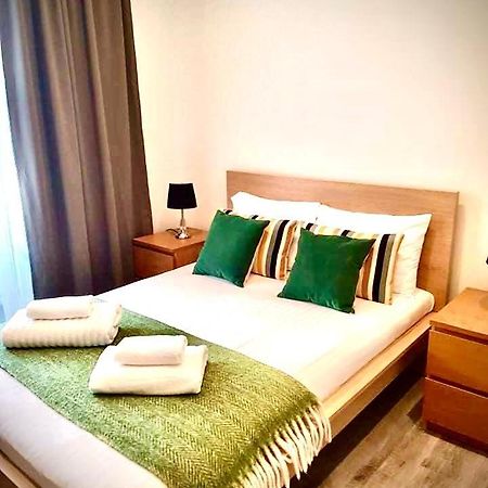 2 Bedroom Serviced Apartment Londres Extérieur photo