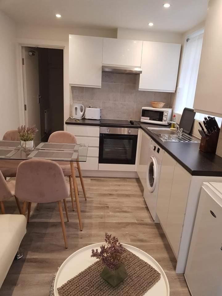 2 Bedroom Serviced Apartment Londres Extérieur photo